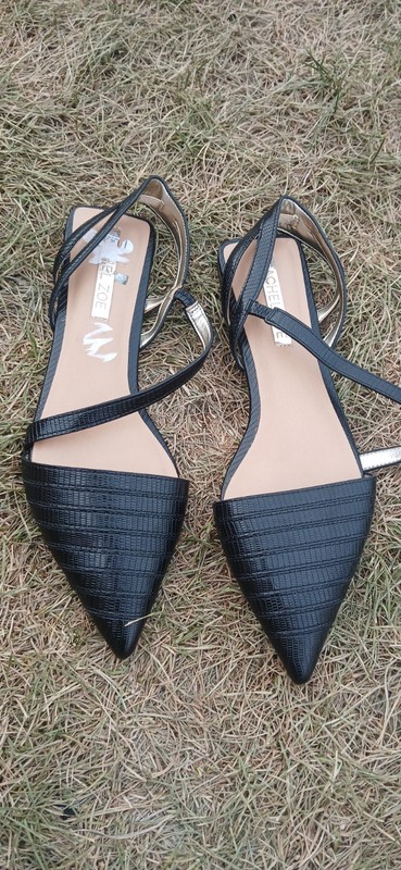 Rachel Zoe Black Pointed Toe Strappy Flats Size 7.5 Women's
