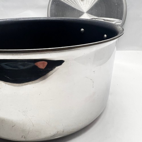 All Clad Stock pot Stainless Steel Non Stick W/Lid 8 Qt - Picture 8 of 14
