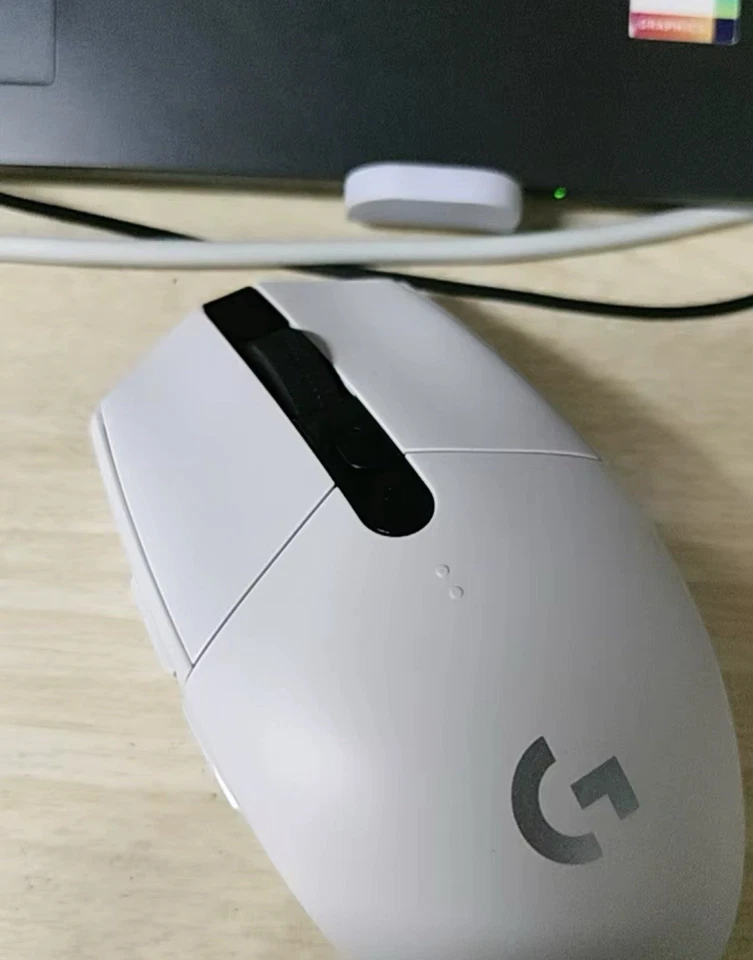 Logitech G305 Lightspeed Wireless Optical Gaming Mouse, White - Image 4 of 4