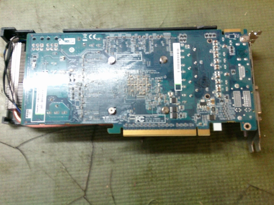 Sapphire Technology AMD Radeon HD 6950 (11188-22) 2GB GDDR5 - Image 3 of 4