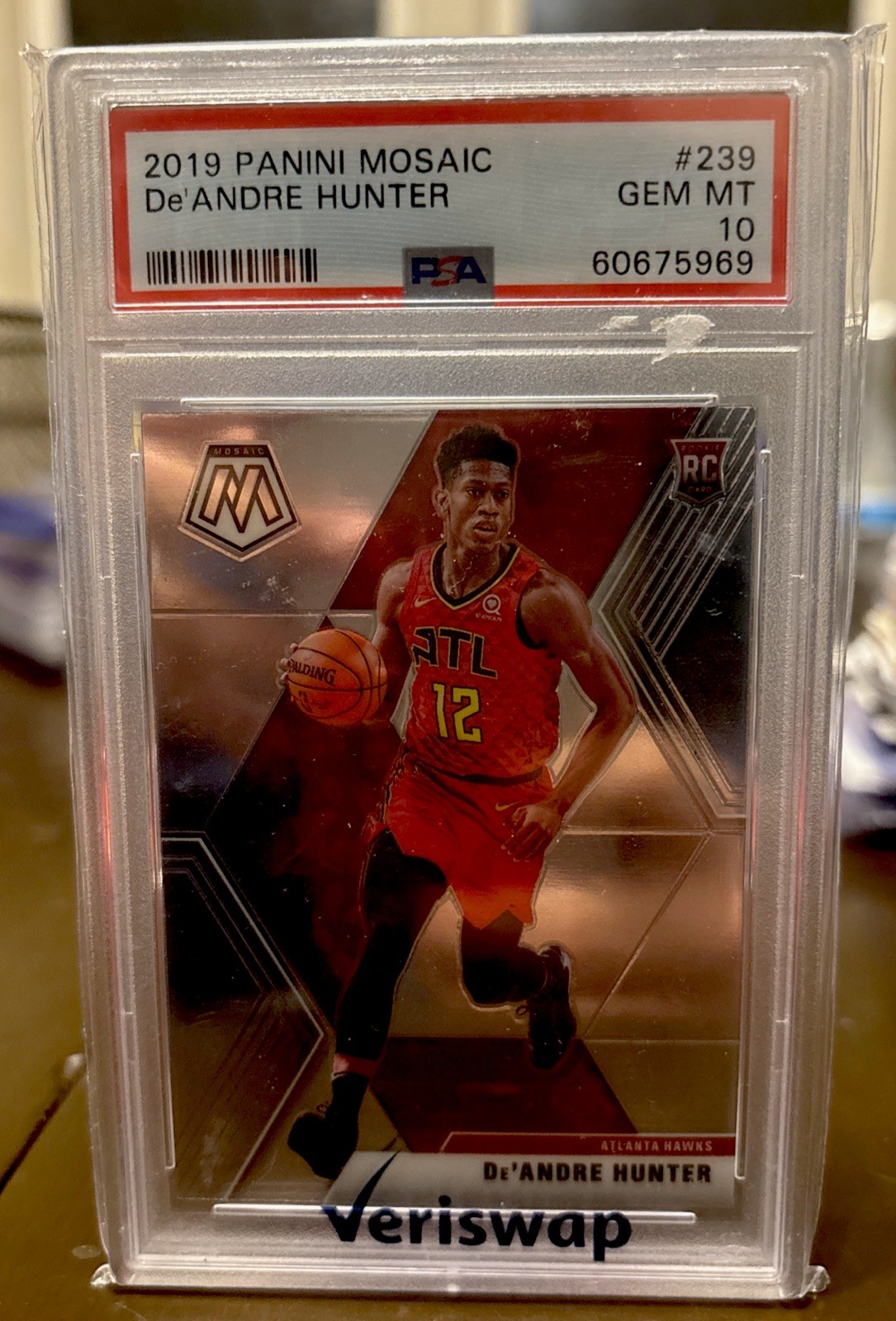 2019-20 Panini Mosaic De'Andre Hunter #239 Rookie Ball Away PSA 10 Atlanta Hawks