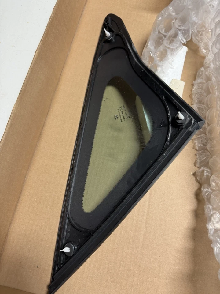 2022 - 2025 年本田思域右四分之一玻璃 73500-T20-A01 — 第 2/4 张图片