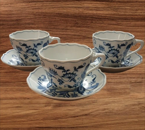Lot Of 3 Vintage Blue Danube BLUE ONION Coffee Mug Tea Cups & Saucers Japan EUC