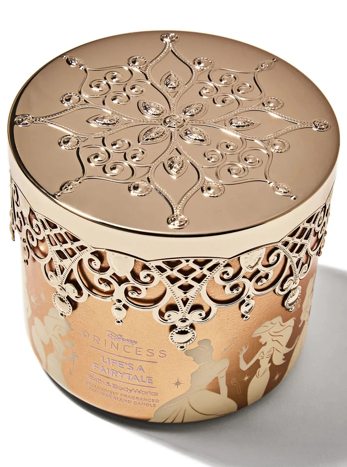 Vela de 3 mechas Bath and Body Works Disney Princess - Life's A Fairytale - En mano Foto 4 de 4