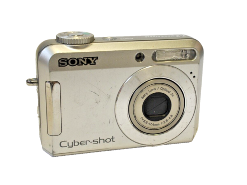 Sony Cybershot S650 7.2MP compact, Silver, with Sony 5.8-17.4mm f2.8-4.8 3X Zoom - Afbeelding 1 van 5