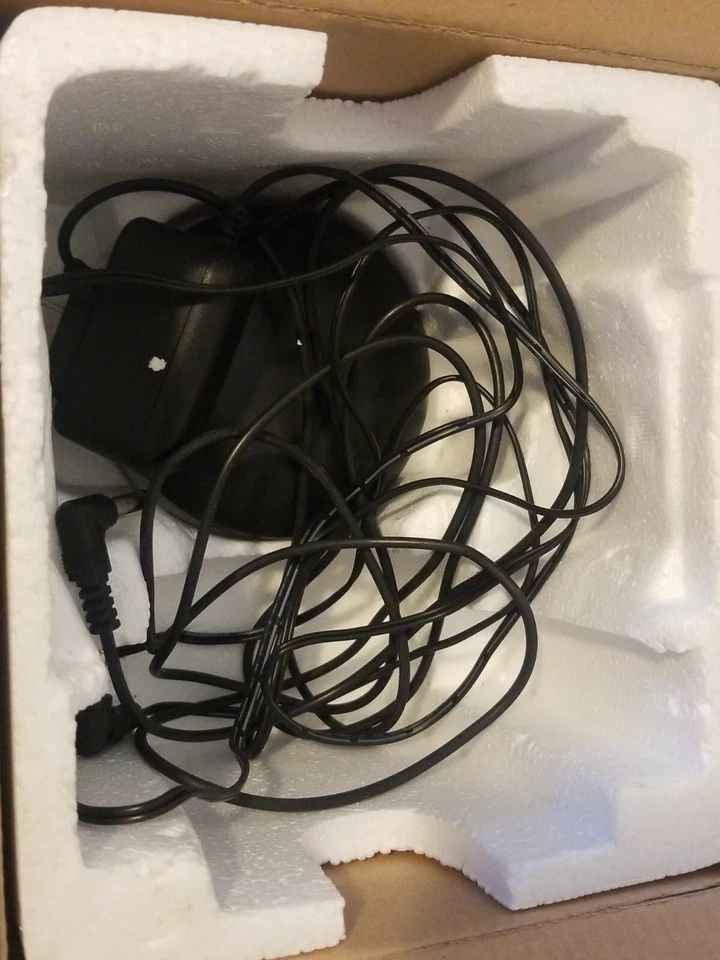 Sonic Alert SBB500SS Bomb Alarm Clock with Super Shaker - Image 3 of 3