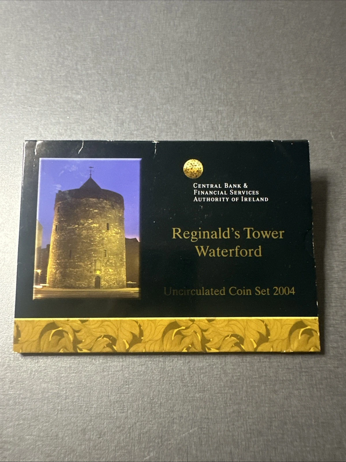 Coffret 2004 Centrale Banque And Finance, Service Authority Of Ireland Euros