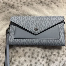 Michael Kors Envelope Smartphone Wallet Wristlet 