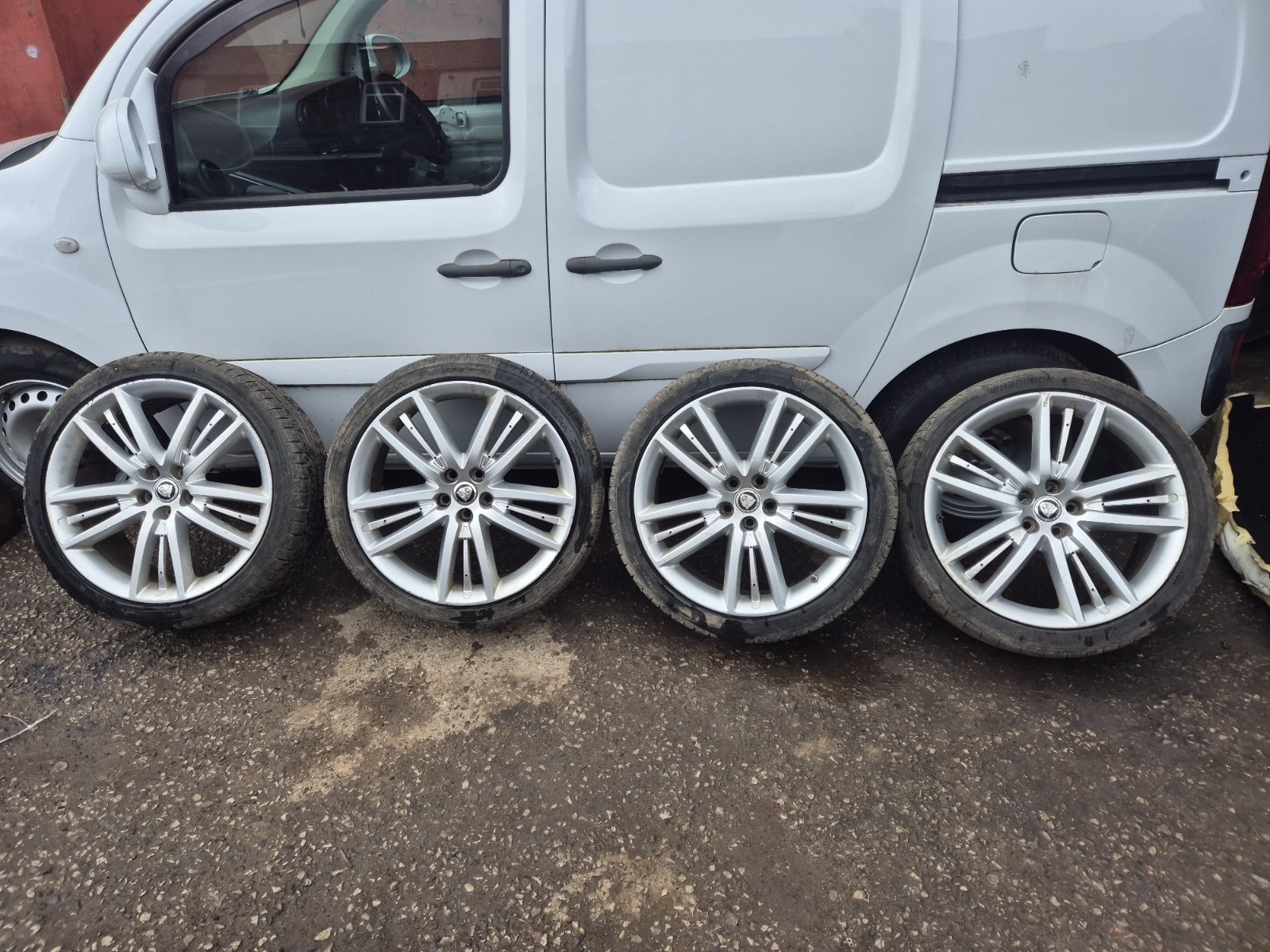 JAGUAR XJ / XF 255/35ZR20 / 20 INCH SELINA SILVER SET OF 4 ALLOY WHEELS (AJ-393)