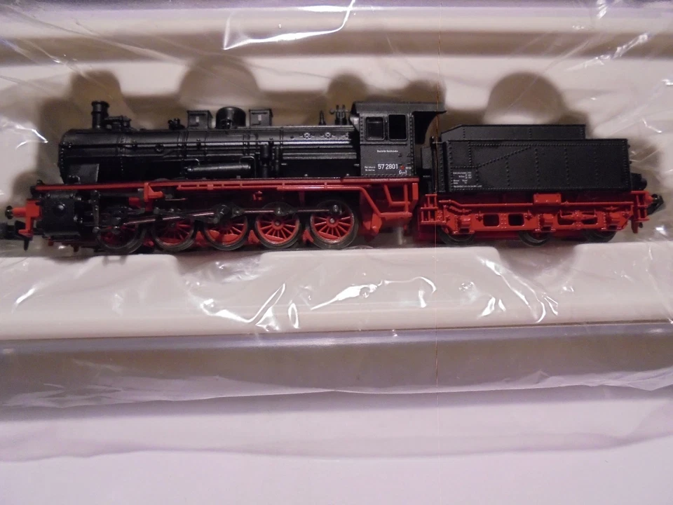 Minitrix N, 12247, BR 57.10-35, Nr. 57 2801 der DR, neu, So.-Mod schwarz/OVP