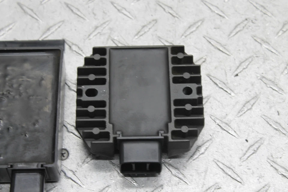 1999 - YAMAHA ROAD STAR - OEM ECU СБОРКА КОМПЬЮТЕРА КОРОБКА РЕЛЕ ПРЕДОХРАНИТЕЛЬ - Изображение 3 из 4