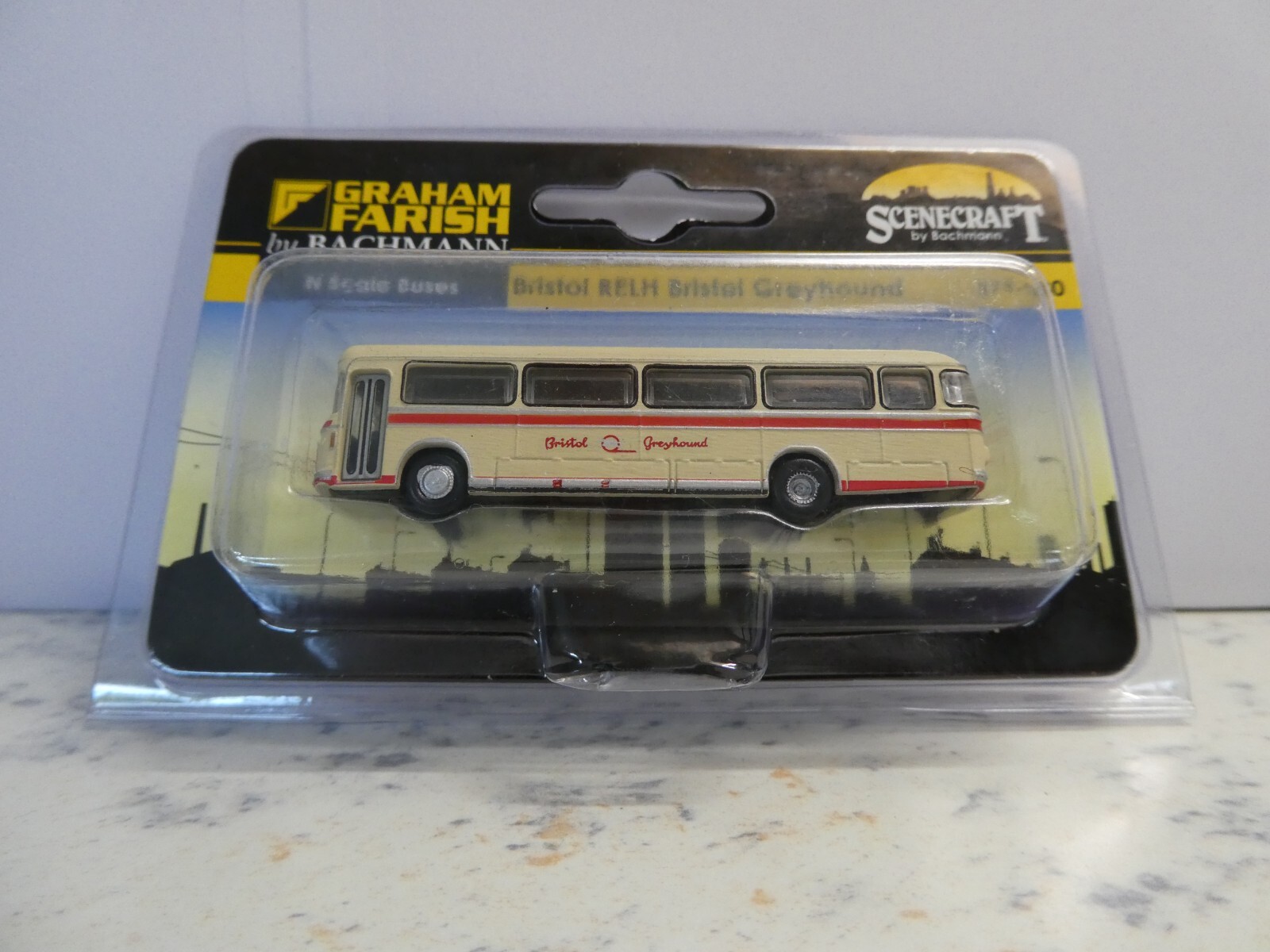 Scenecraft Graham Farish Bachmann 379-530 Bristol RELH Bristol Greyhound Bus