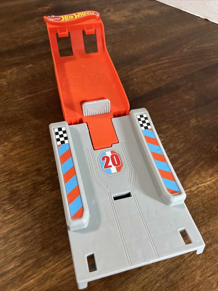 Hot Wheels GBF83 Hill Climb Champion Part Ramp Finish Line