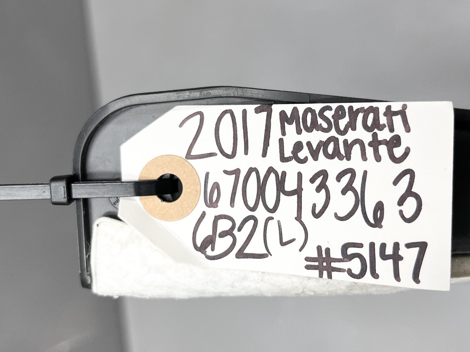 ⭐️2017-2020 MASERATI LEVANTE M161 FRONT LEFT LOWER KNEE PAD TRIM 670043363 OEM