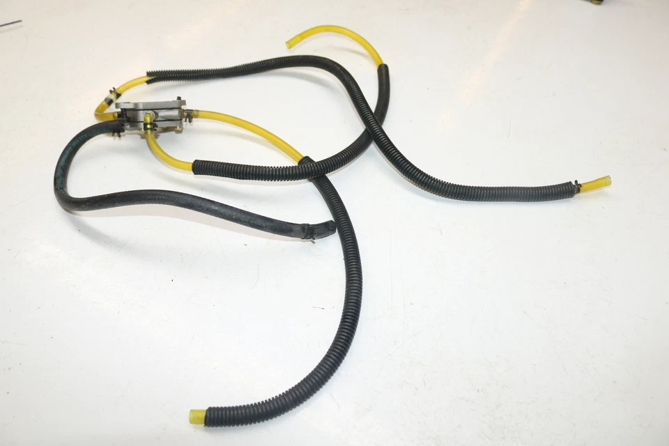 2001 Ski-doo Mxz 500 Fan 500f Rer Fuel Gas Pump & Lines Hoses 1,320 Miles - Imagem 3 de 4