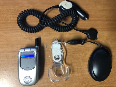 COLLECTIBLE Motorola Nextel i730 Cellular Flip Phone & Walkie Talkie