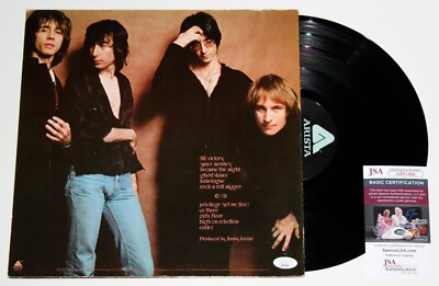 PATTI SMITH SIGNED EASTER LP VINYL RECORD ALBUM AUTOGRAPHED +JSA
