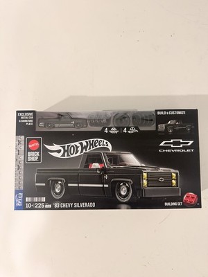 Mattel Brick Shop Hot Wheels  83 Chevy Silverado Building Toy 225 Pieces Kit