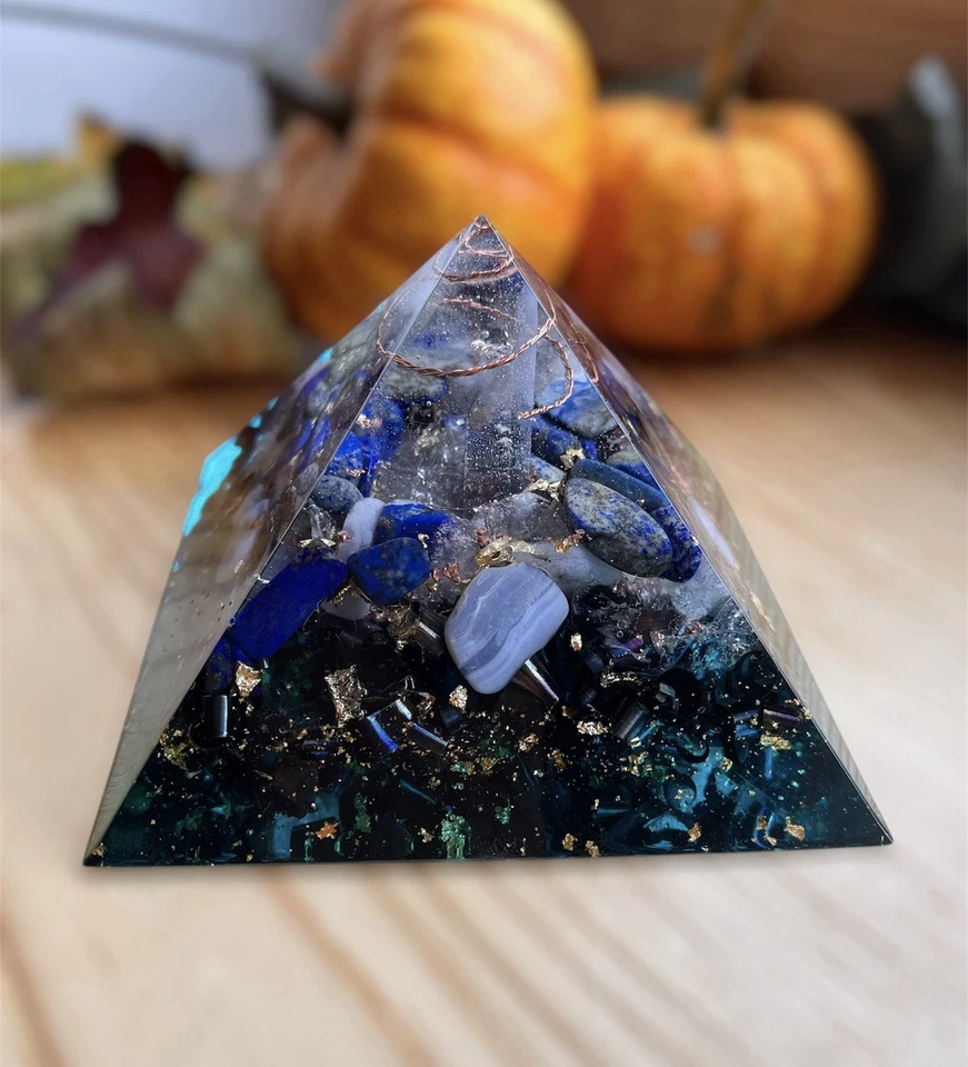 Orgonit Pyramide Kehlkopfchakra (liebevolle Handarbeit) - Bild 2 von 4