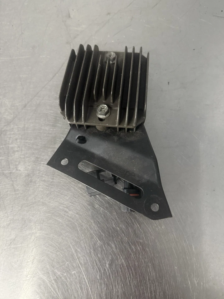 2007 2008 SUZUKI GSXR 1000 RECTIFIER VOLTAGE RECTIFIER REGULATOR BRACKET OEM - Image 2 of 4