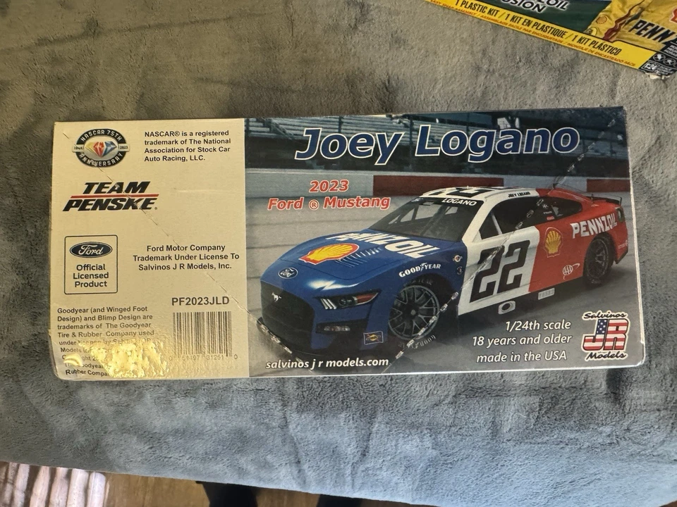 Lote de 2 kit modelo Joey Logano Foto 3 de 4