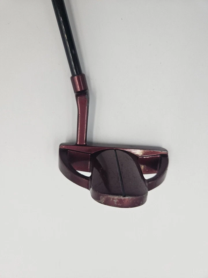 Wilson Deep Red Junior Putter, Graphite Shaft, Approximately 29" Long - Image 4 of 4