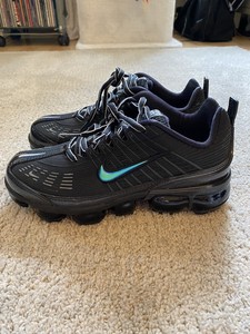 ladies vapormax black
