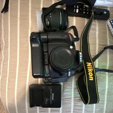 Nikon D3200 Digital SLR Camera 24.2MP 3x Zoom Black w/ Lens, Battery, Charger