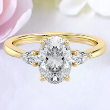 Anello di Fidanzamento Oro Giallo 18K 2,70 Ct Taglio Ovale Certificato IGI Diamante Coltivato in Laboratorio