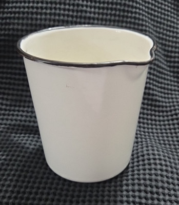 Vintage Porcelain Enamel Metal 32 Ounce  1QT MEASURING CUP Farmhouse