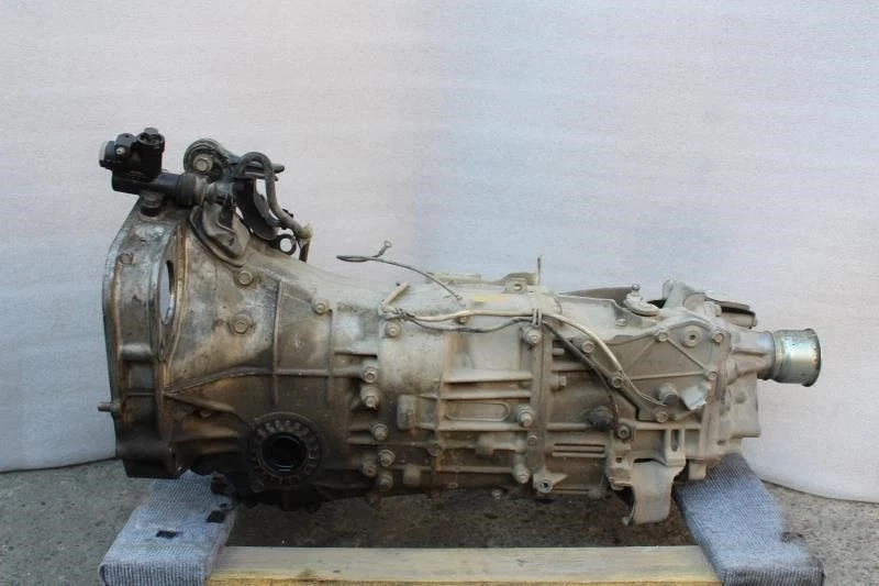 Subaru Impreza WRX 2015 transmisión manual 2,0 L 140 k millas Foto 2 de 4