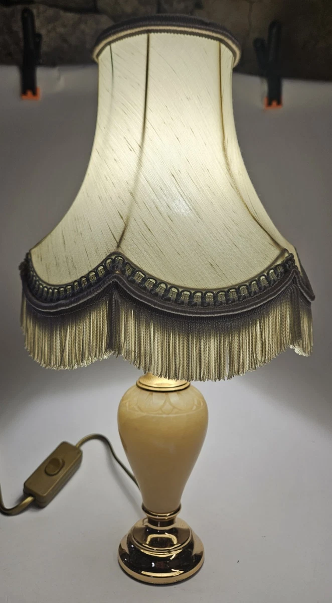 Lampe De Chevet Ancienne En Albâtre Rose – Décor Colombes – Vintage