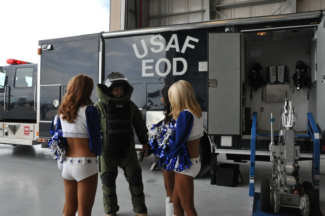 Image 2 - US AIR FORCE WING HAT PATCH LOGO SEAL PIN UP OD GREEN UNIFORM FLIGHTSUIT VET