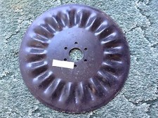 CD1106 - A New 16" Rippled Disk Opener Blade For A New Idea 900 Series Planters.