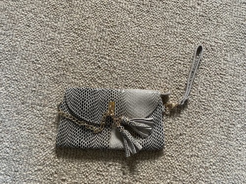 Debenhams silver grey decorative soft feel clutch bag - 第 1/4 張圖片