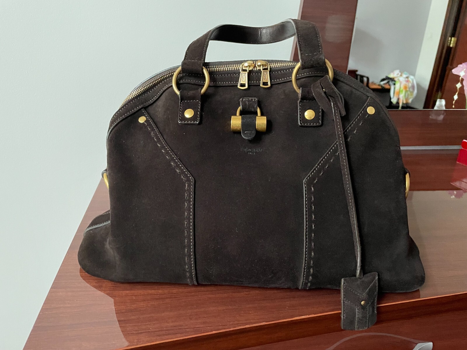 Borsa a mano Saint Laurent YSL Rive Gauche M in pelle scamosciata marrone scuro con fodera in pelle