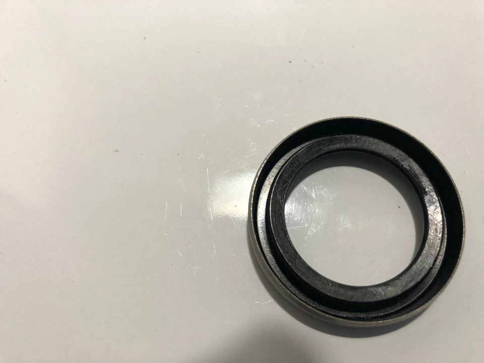 кулачковый и редукторный двигатель уплотнение носового конуса БОЛЬШОЙ ДВОЙНОЙ (EX.TC88) 1970-99 DBL КРОМКА 83162-51 - Изображение 2 из 3