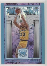2018-19 Panini Crown Royale Power in the Paint Kareem Abdul-Jabbar #16 HOF 0c3