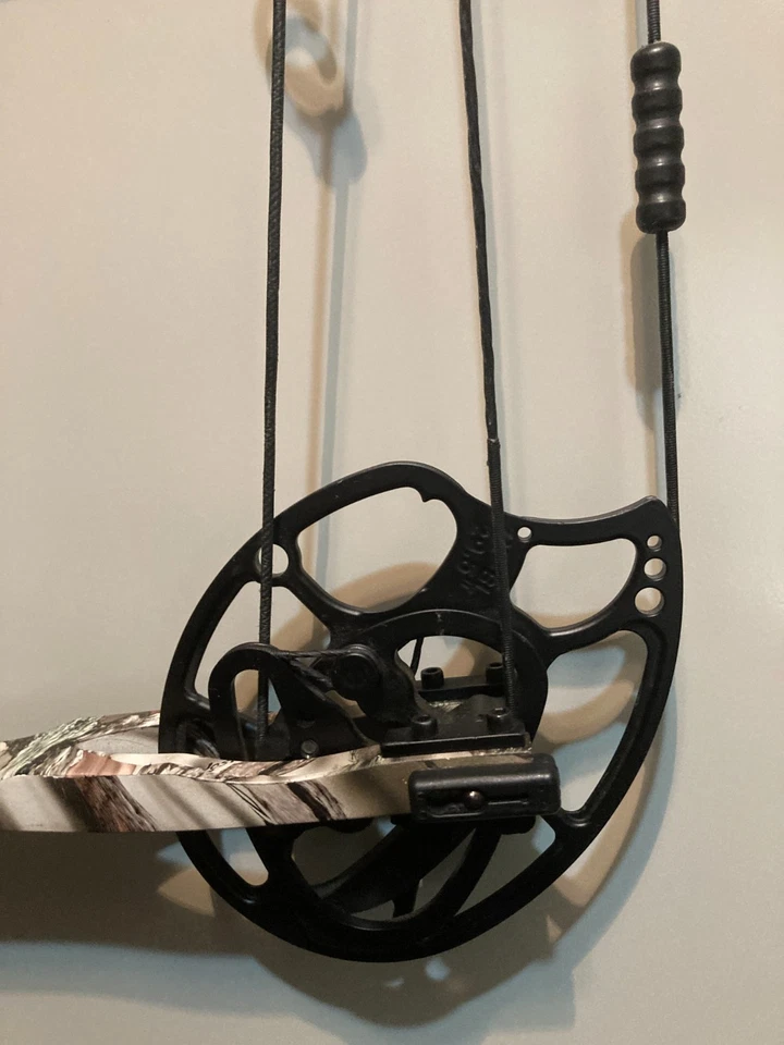 Mathews Z3, LH, 55-65 LBS. DW, 24-30" DL, 30" ATA, 330 FPS. 4.5 LBS. 80% Let Off - Image 3 of 4