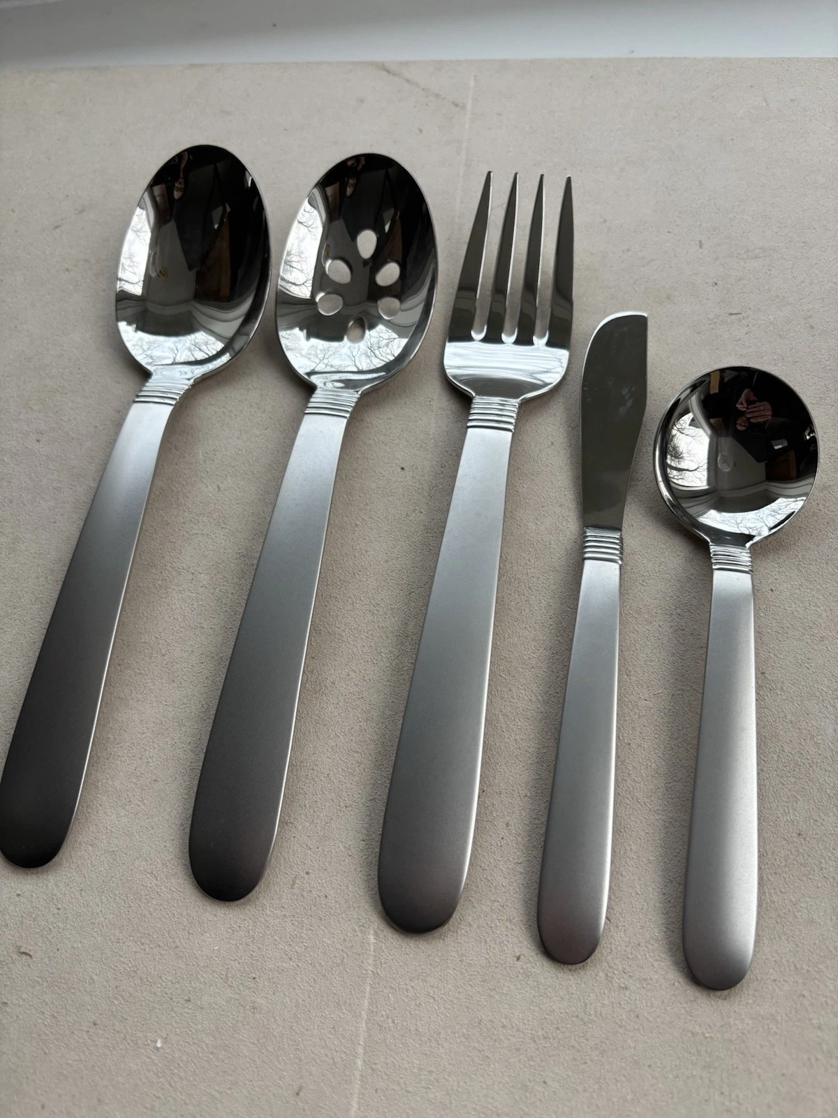 Oneida - AUSTERE - lot of 5 serving pieces NEW