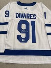 BECKETT COA JOHN TAVARES Signed Autographed Toronto Maple Leafs Hockey Jersey 