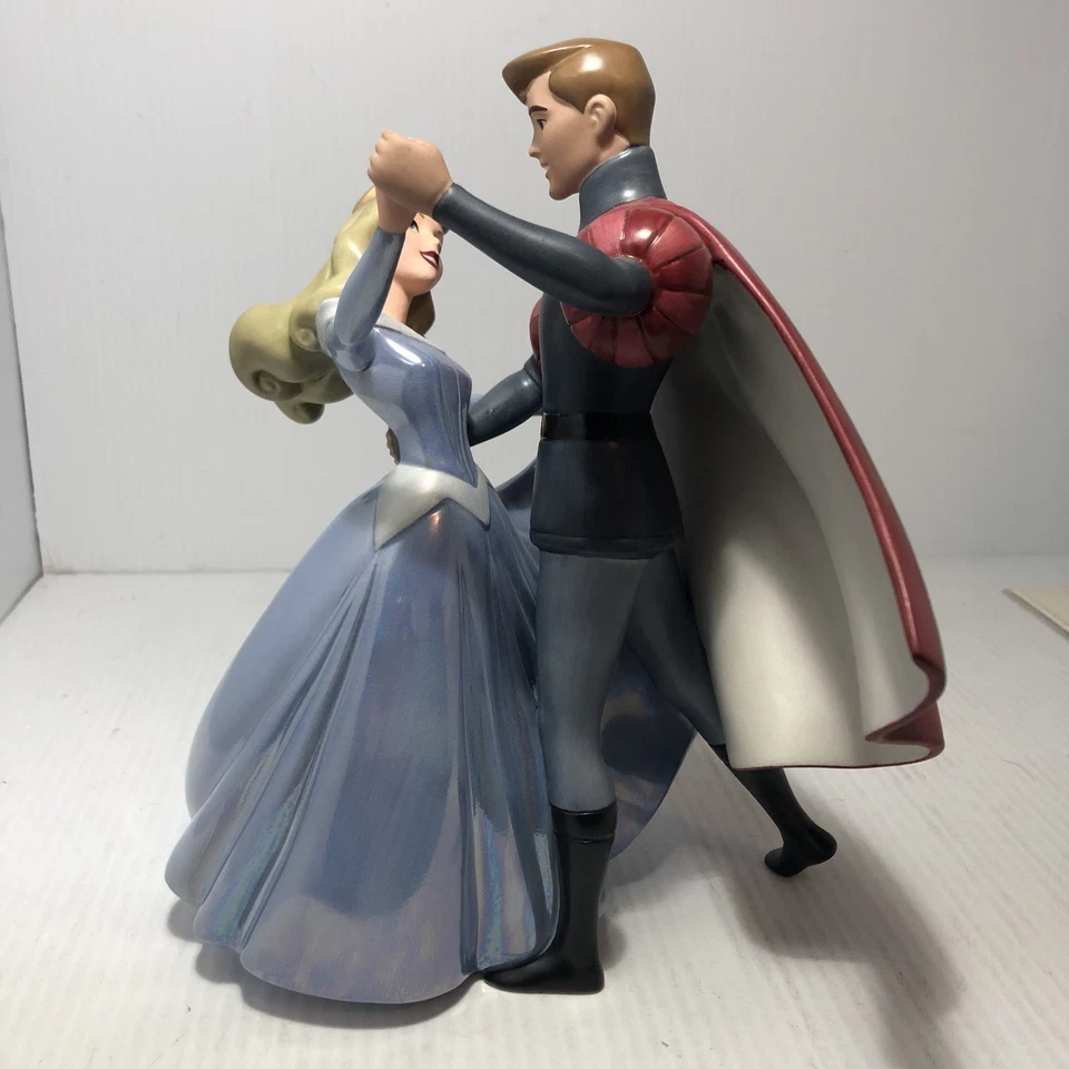 WDCC Disney La Bella Durmiente Un baile en las nubes con caja y certificado de autenticidad Foto 2 de 4
