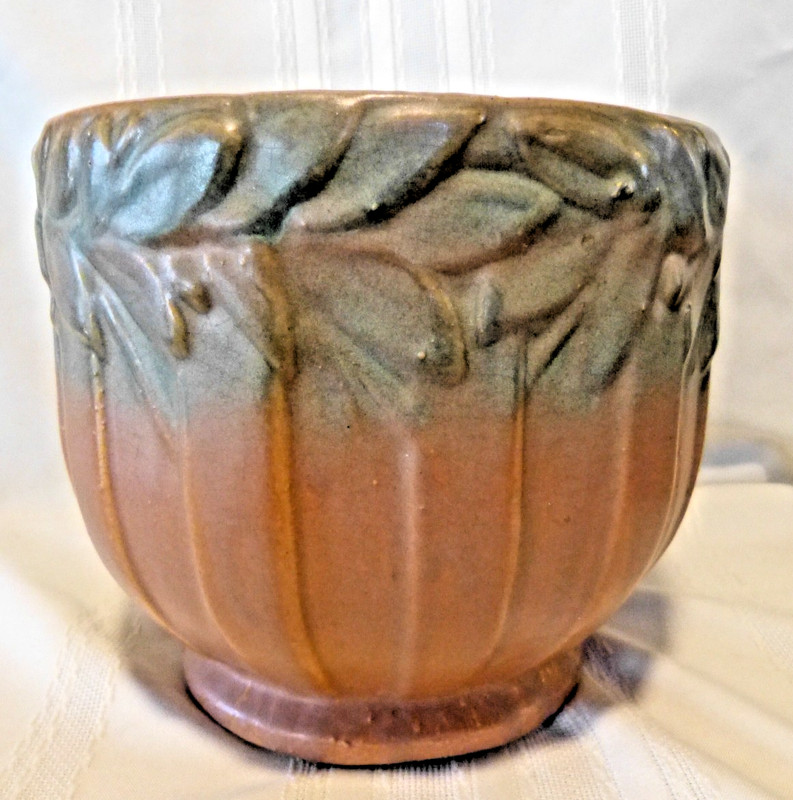 Vintage unmarked McCoy 6 3/4" large Sand Butterfly Jardiniere Brown Ribbed
