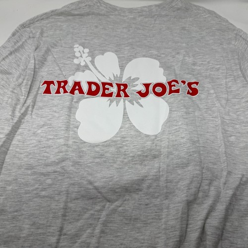 Trader Joe's Crew T-Shirt Super Soft Very Light Gray Almost White Adult XL - Picture 7 of 7
