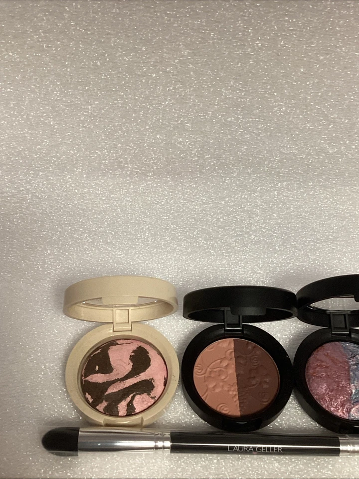 Laura Geller Baked Eyeshadow Trio Set & Brush New 3g - Image 3 of 4