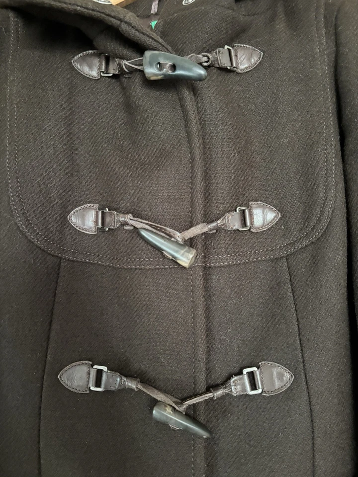 Chaquetón de lana con capucha marrón United Colors Of Benetton talla EU42 US6 bolsillos usado en excelente estado Foto 3 de 4