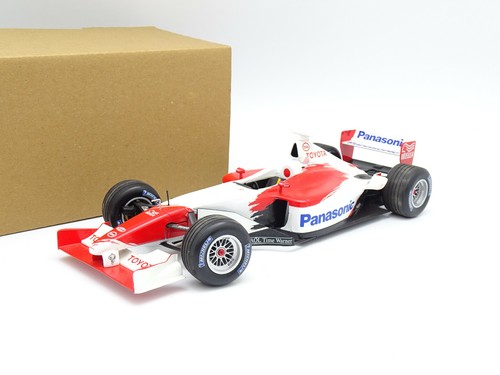 MINICHAMPS Sb 1/18 - F1 Toyota TF102 Promotional Showcar 2002