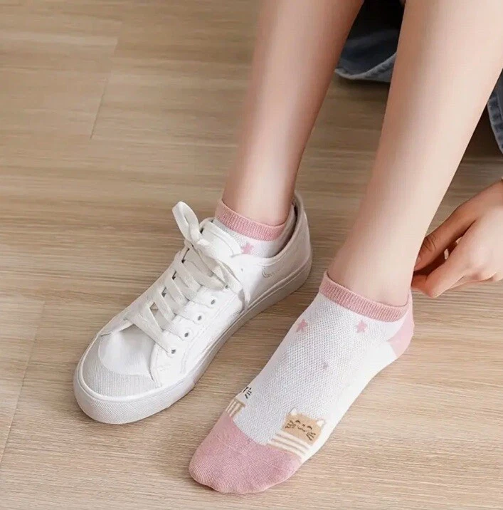 Lindo conjunto de 5 calcetines al tobillo con patrón de rayas de corazón de gato para mujer Foto 3 de 4