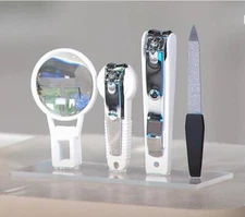 New Smart Clip 4 Piece Nail Care Kit with Magnifier