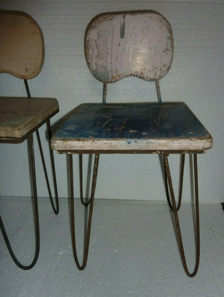 Par de sillas vintage con patas de horquilla de metal para niños Foto 2 de 4